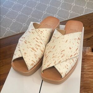 Dolce Vita Capri Cream and Tan Sandals sz 7